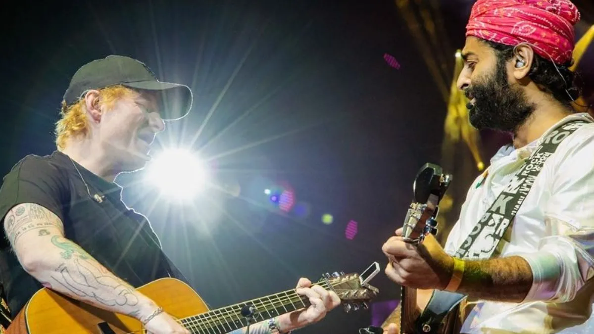 arijit-singh-and-ed-sheeran-share-perfect-moment-during-london-concert-photos